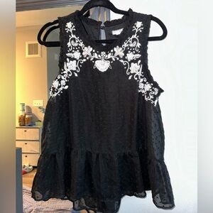 Beautiful cut off Women’s top